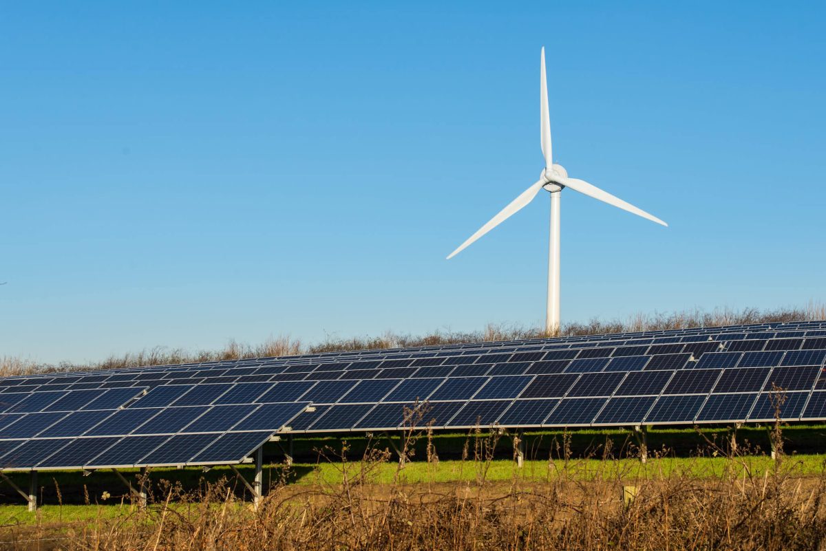 Image de panneaux solaire et d'une éolienne - Soligraphe