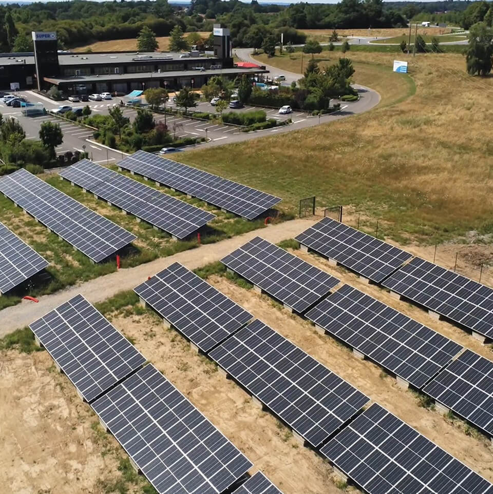 Champs de panneaux solaires - Soligraphe